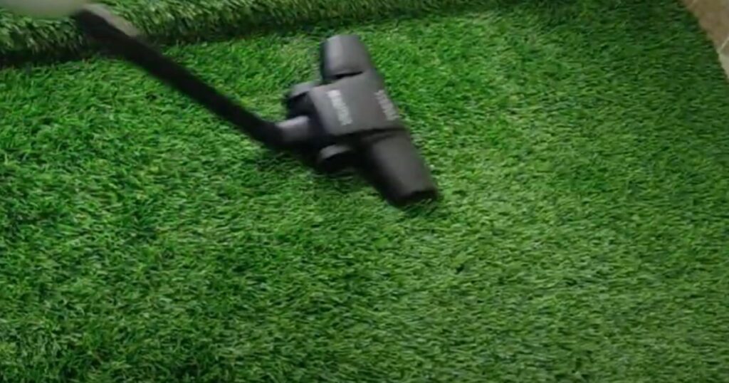 can you vacuum artificial grass?