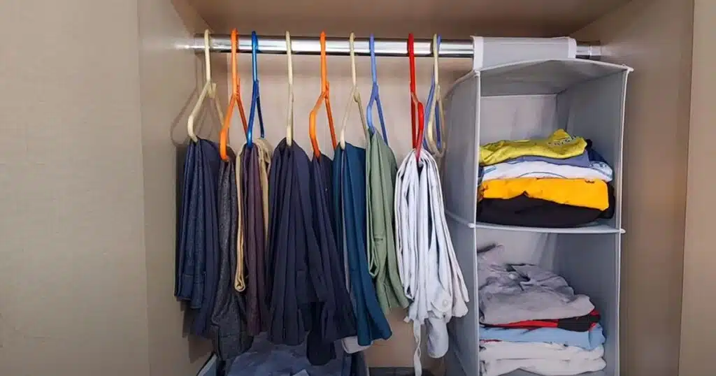Does vacuum sealing clothes ruin them?