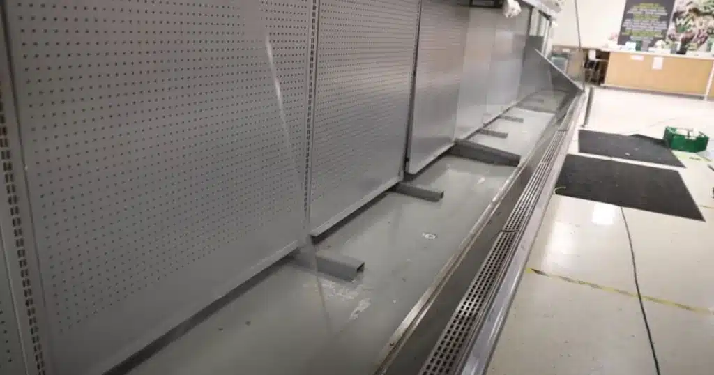  How to Mop a Freezer Floor
