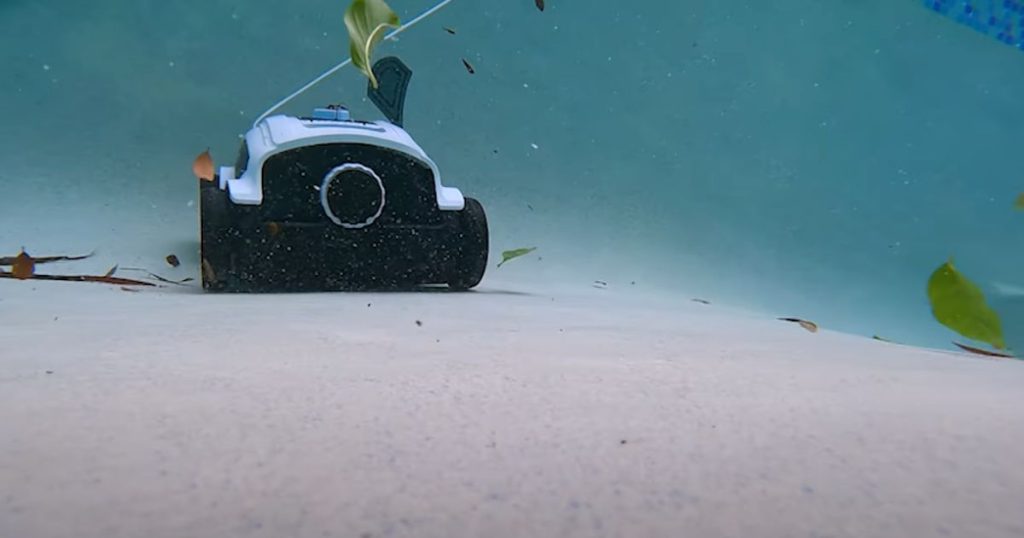 How do robotic pool cleaners work