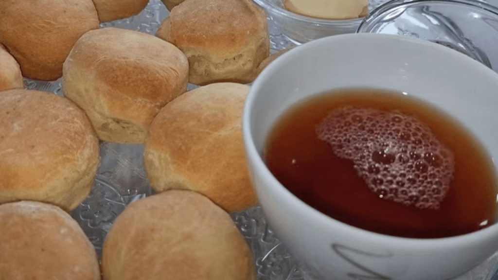 Pairing Drinks with Air-Fried Biscuits