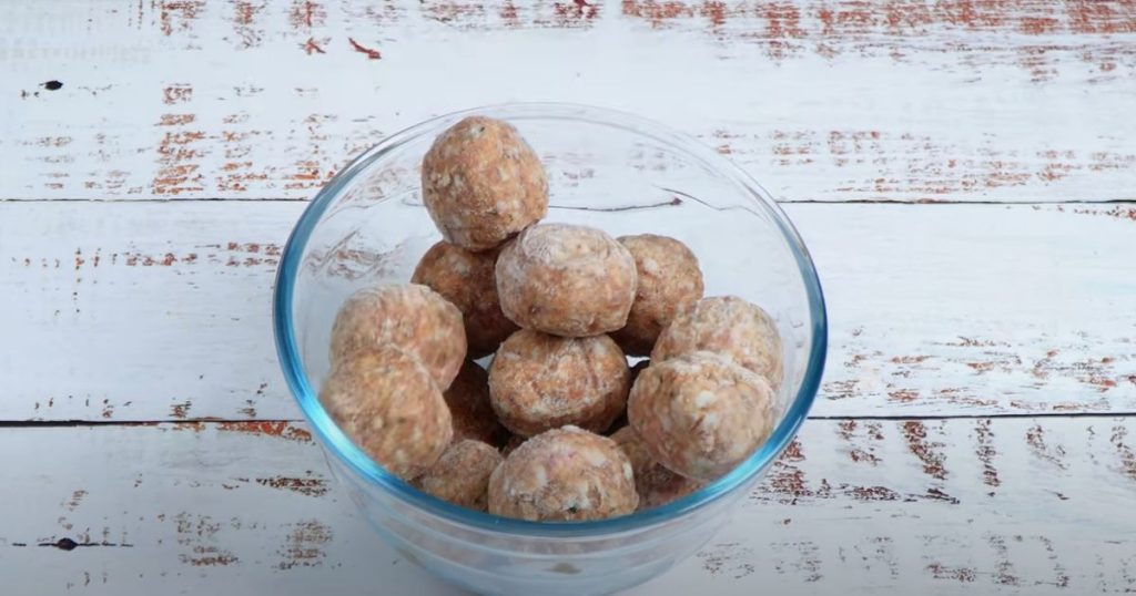 how long to cook frozen meatballs in the air fryer