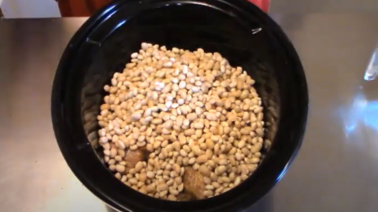 How to Cook Grain White Beans in a Crock Pot