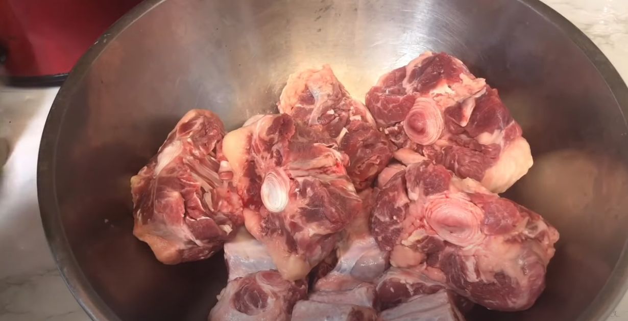 How to Cook Oxtails in a Crock Pot 