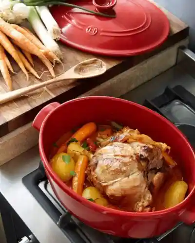 Clay Pot vs Dutch Oven